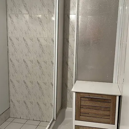 Duplex Au Centre-ville Pour 4 Pers., Proche Commodites - Fr-1-234-324 Daire
